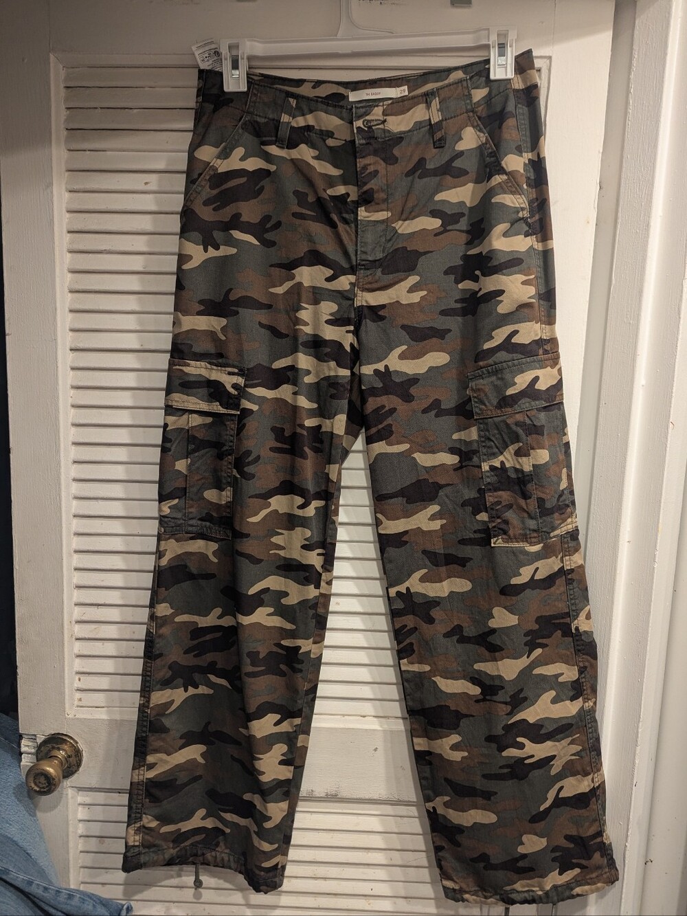 Woman's Levi Cano Cargo Pants